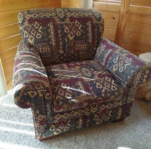 lot 10 image: Oversized Upholstered Chair