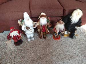 lot 17 image: (5) Standing Santa Figures