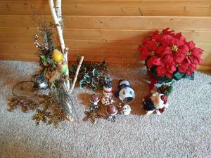 lot 31 image: Winter Decor
