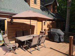 lot 40 image: Nice Patio Table & Chairs