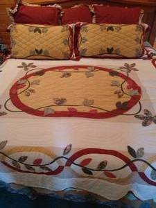 lot 41 image: King Quilt Set (Not Homemade)