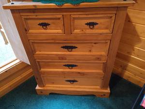 lot 54 image: Rustic Wood 5-Drawer Chest