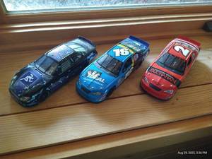 lot 126 image: (3) 118 Scale Die-Cast NASCAR Models