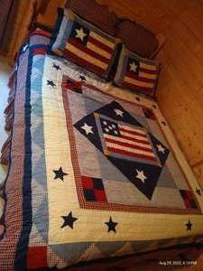 lot 149 image: Queen Americana Quilt With Pillows, Shams & Bed Skirt