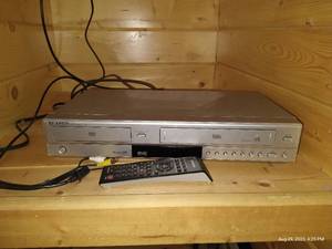 lot 151 image: Samsung VHS & DVD Player With Remote