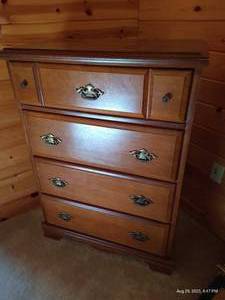 lot 166 image: Vintage 4-Drawer Chest
