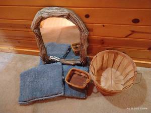 lot 193 image: Mirror, Baskets & Bath Mats