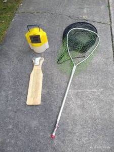 lot 268 image: Fishing Lot - Minnow Bucket, Fishing Nets & Fillet Board