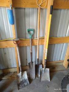 lot 294 image: (4) Shovels