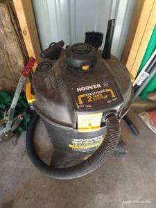lot 302 image: Hoover WetDry Shop Vac - Works Well