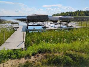 lot 36C image: Aluminum Dock System