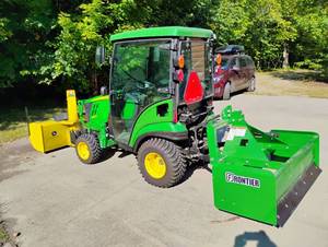 lot 218B image: Awesome 2022 John Deere 1025R Tractor With Snow Blower & Box Blade - Only 25.5 Hrs