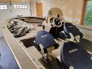 lot 200B image: 2002 Alumacraft Magnum 175 CS Fishing Boat