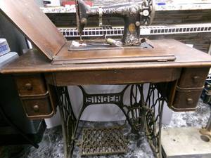 Antique Singer Sewing Machine...