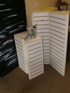 lot 52 image: Retail Display Untils for Hanging w...