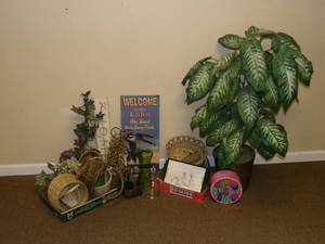 lot 88 image: Wicker Basekts and Trees...