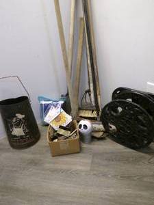 lot 118 image: A lot of outdoor Lawmn items and Vi...