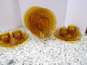 lot 130 image: Set of Vintage Amber PlateCup Set ...