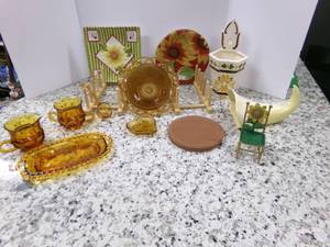 lot 134 image: Misc Vintage Amber Glasssware Cream...