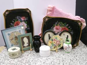 lot 143 image: Vintage Floral Metal Trays, Ceramic...