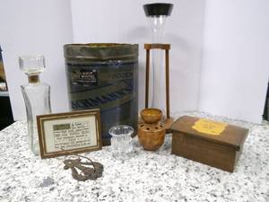 lot 166 image: Misc vintage items including wooden...