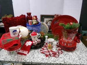 lot 176 image: A full lot of Chrsitmas including R...