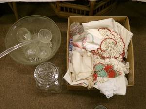 lot 185 image: Vintge box of Lienes, glass jars an...