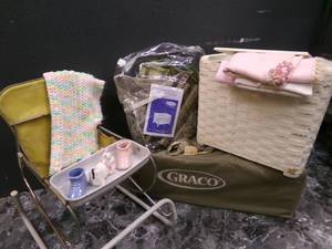 lot 173 image: VIntage Baby items, Graco Portabel ...