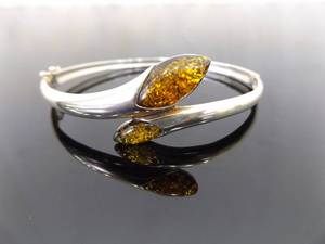 lot 63 image: .925 Sterling Silver Amber Bracelet Size 7.5