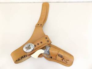 lot 4 image: 1940s Pony Boy Cap Gun with Heavy Leather Holster