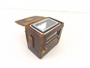 lot 23 image: Vintage Surveys Aqua Instrument In Original Leather Case