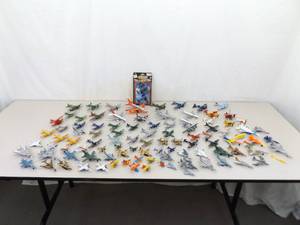 lot 38 image: Lot of Loose 143 and 164 Die Cast Jets and Airplanes