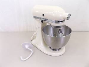 lot 88 image: WORKING and VERY CLEAN Kitchen Aid Classic Mixer