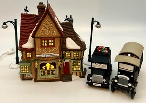lot 85 image: Heritage Village Collection Dickens Village Nettie Quinn Puppets Marionettes Set with Vehicles and Lamp Posts