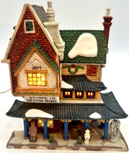 lot 100 image: Department 56 The China Trader Village Building with 3 Slate Stone Path Accessories