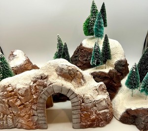 lot 114 image: Department 56 Snowy Mountain Scenery Set with Tunnel and Model Trees