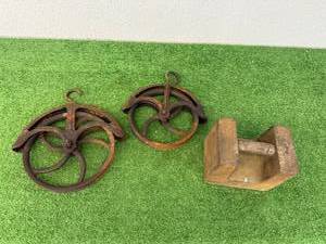 lot 19 image: Steel Pulleys & 50# Weight