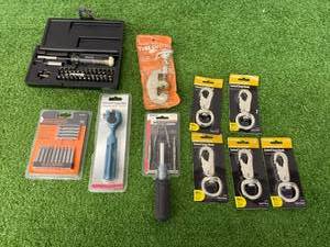 lot 30 image: Hardware Items