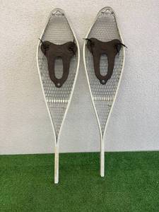 lot 47 image: Snow Shoes