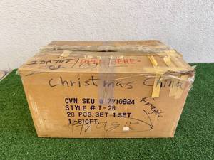 lot 51 image: 28 Piece Set Christmas China