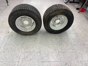 lot 73 image: 23 x 9.50-12 Tires & Rims
