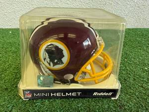 lot 84 image: Washington Redskins Riddell Mini Helmet