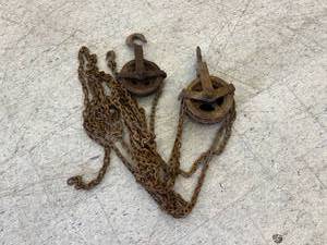 lot 97 image: Chain Hoist