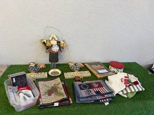 lot 100 image: Home Decor Items