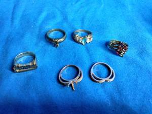 lot 31 image: Womens Ring Lot