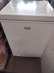lot 91 image: BlackDecker 3.5 cu. ft. Chest Freezer