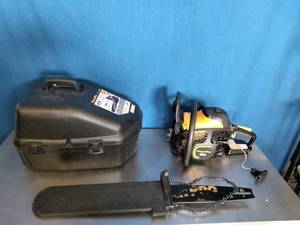 lot 92 image: Poulan Pro PR5020 20-inch 50cc Gas Chainsaw