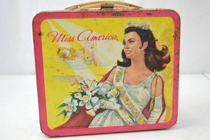 lot 5 image: 1972 Miss America Tin Lunch Box by Aladdin Industries