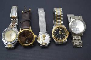 lot 14 image: Vintage Watch Lot - Maurice Lacroix, Lorus, Seiko, Vostok, Mickey Mouse