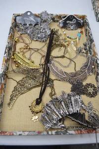 lot 17 image: Costume Jewelry Assortment - Fashion Necklaces and Bracelets